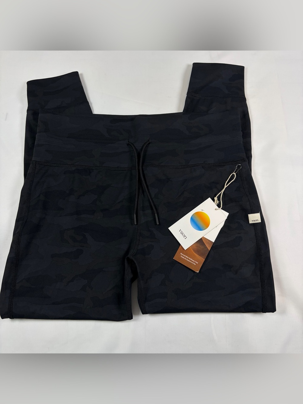 NWT Vuori Daily Black Camo Performance Jogger Pants Women's Plus Size 2XL
